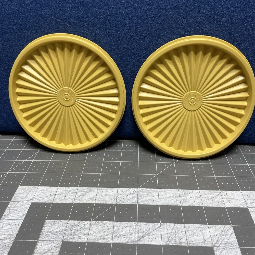 2 Tupperware 808-40 42 Harvest Gold Servalier Replacement Lid Seal 6